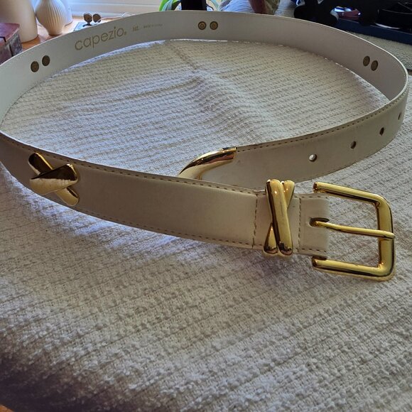 Capezio - Vintage White Leather Belt with Gold Hardware - Picture 2 of 6